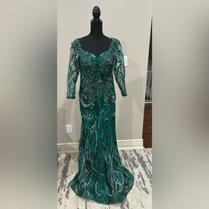 Hinder green dress size 42 (size 10). Perfect for prom or any other event ❤️